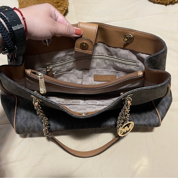 🌈 Lovely MK purse - Picture 3 of 9